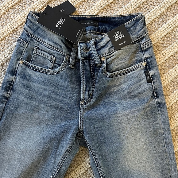 Classic Blue Women's Jeans - Picture 2 of 4